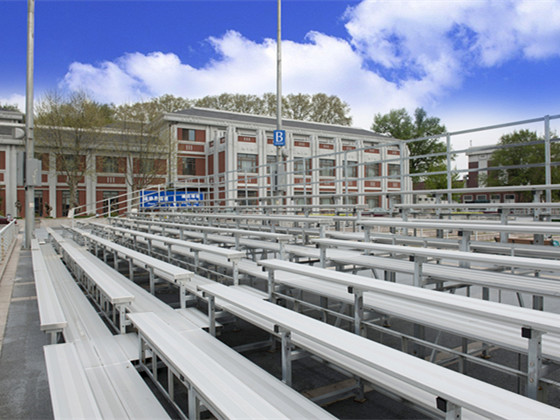 豪華型鋁制看臺(tái) 豪華型鋁制看臺(tái)