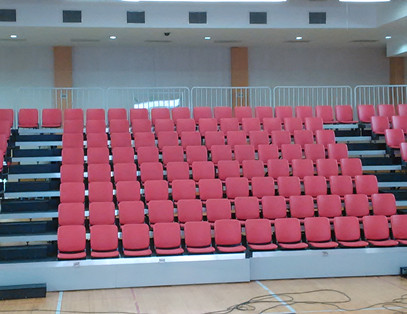 上海打虎山路一小可移動式伸縮看臺