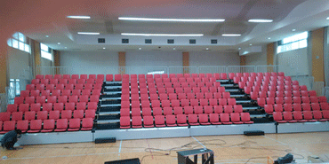 上海打虎山路一小可移動式伸縮看臺 上海打虎山路一小可移動式伸縮看臺