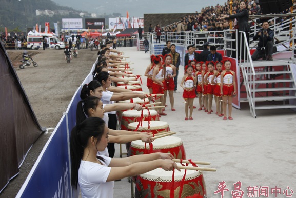綠蛙看臺參與的2014全國摩托車越野錦標(biāo)賽