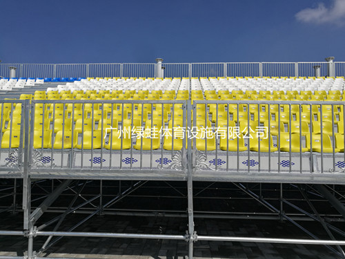 輝騰錫勒草原國際馬術演藝小鎮,綠蛙看臺書寫宏偉篇章