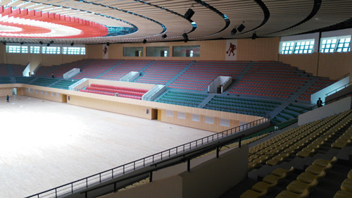 田陽縣體育中心體育館體育場看臺系統(tǒng)安裝完畢