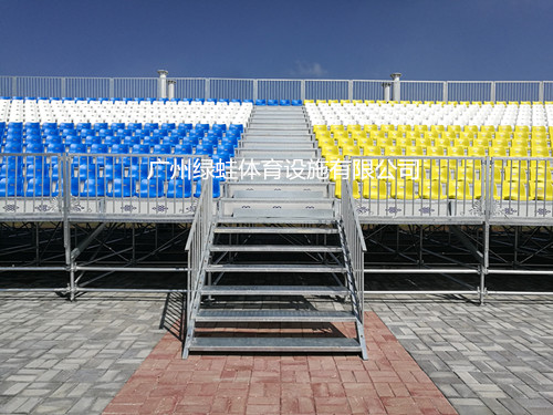 輝騰錫勒草原國際馬術演藝小鎮,綠蛙看臺書寫宏偉篇章