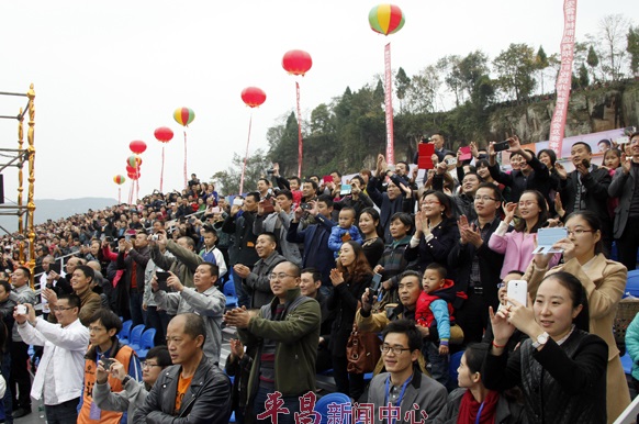 綠蛙看臺參與的2014全國摩托車越野錦標(biāo)賽