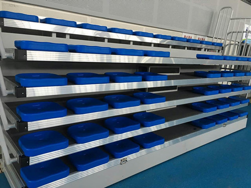 揚中市奧體中心游泳館體育館看臺座椅安裝完畢