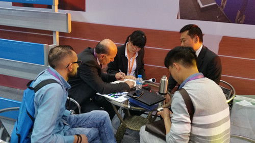 廣州國際專業(yè)燈光、音響展覽會(huì),綠蛙看臺(tái)秀出風(fēng)采