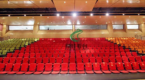 學校操場和體育場館中的師生席座椅要怎么選擇？